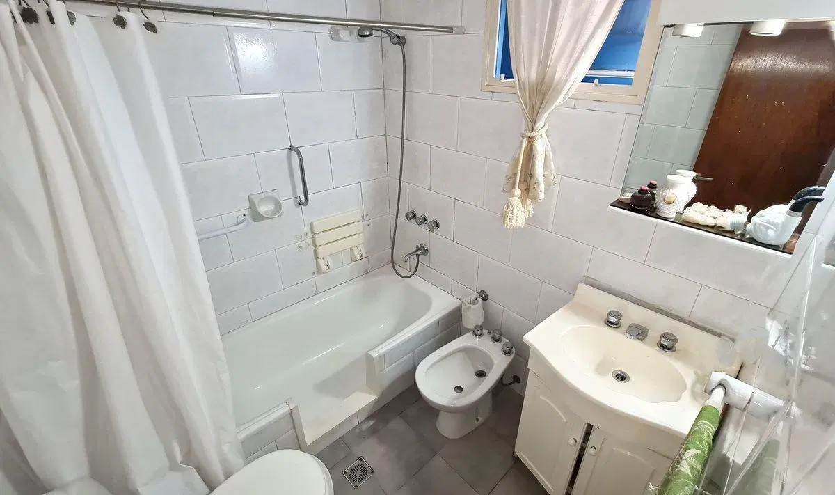 Venta 4 Amb Duplex C/quincho y terraza La Lucila 5