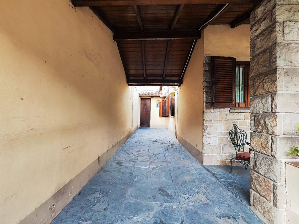 Foto de Casa 4 amb en venta - Haedo - Terraza y cocheras, imagen 2
