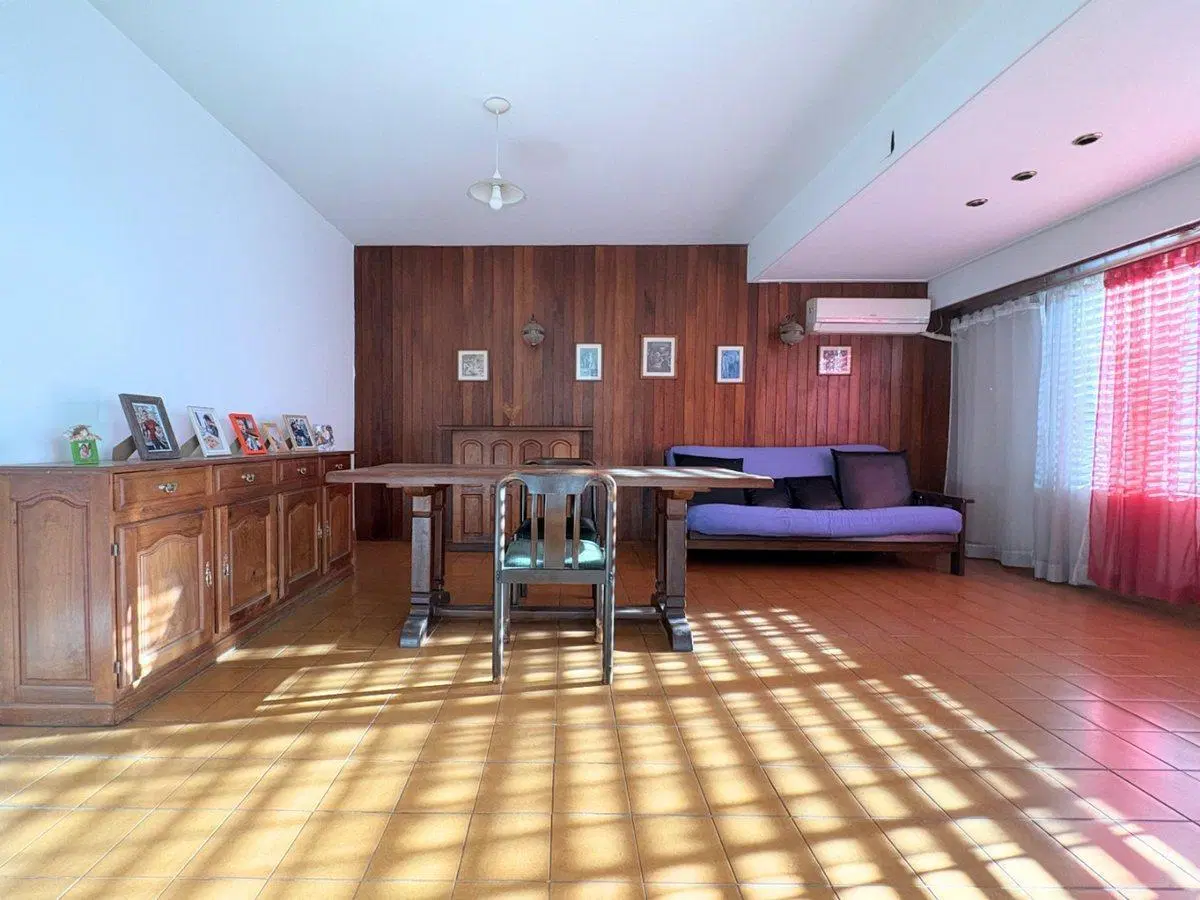 CASA EN VENTA- 4 DORMITORIOS- AVELLANEDA 3
