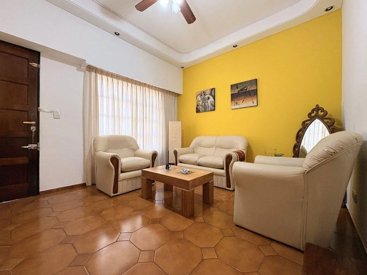 Casa 4 Ambientes Venta - Florida Patio y Terraza 2
