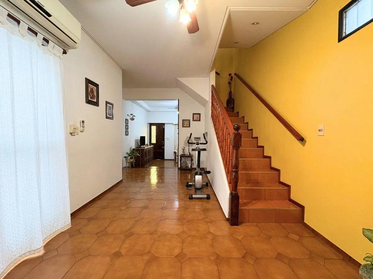Casa 4 Ambientes Venta - Florida Patio y Terraza 3
