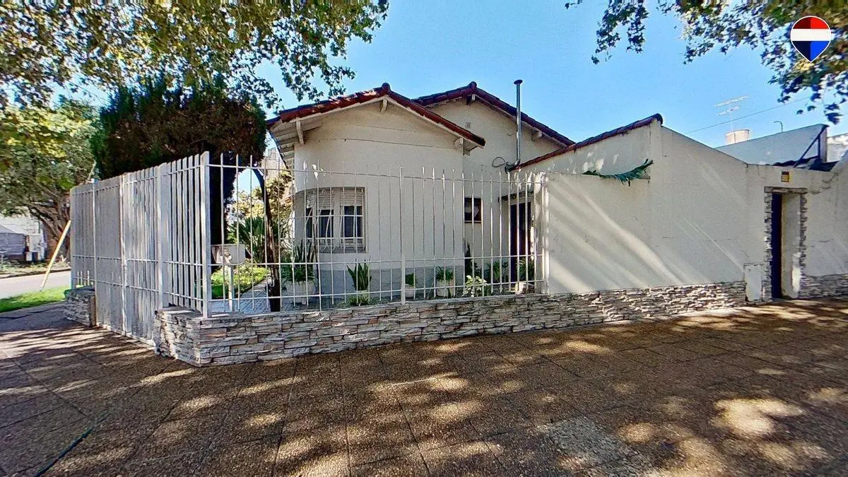 VENTA !! Casa en esquina 3 amb garage , San Martin 2