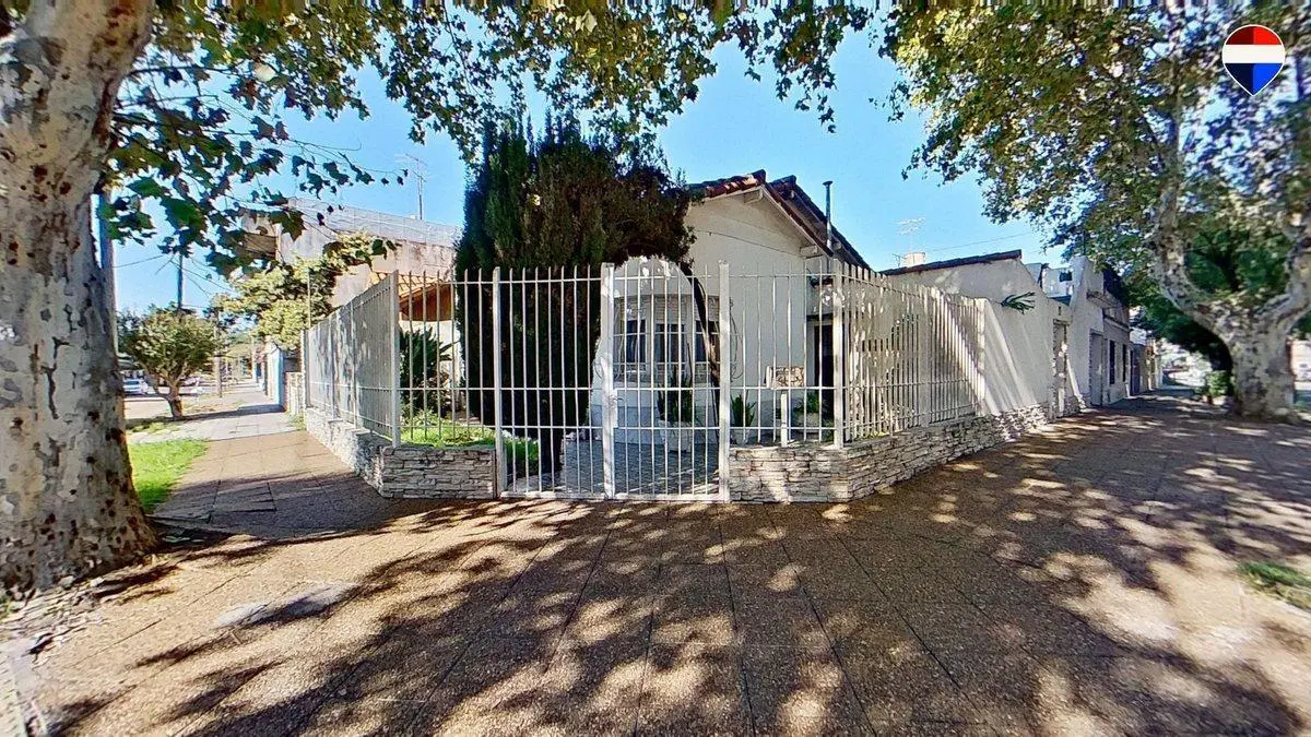 VENTA !! Casa en esquina 3 amb garage , San Martin 4