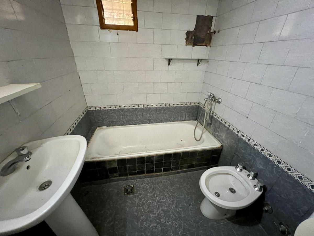 Foto de VENTA Casa en Lote propio 3 amb + dpto Villa Rosa, imagen 4