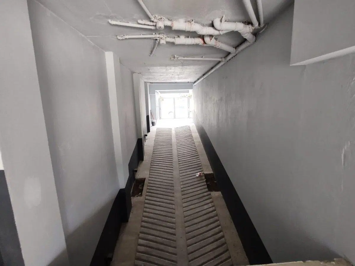 Venta de Cochera en Centro de Coronado 3