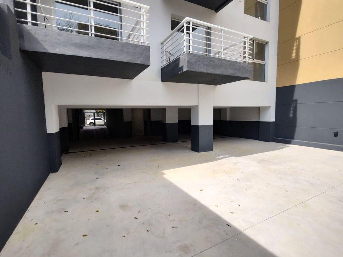 Venta de Cochera en Centro de Coronado
