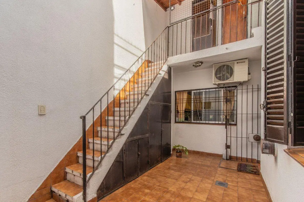 VENTA PH TIPO CASA 5 AMB C/PATIO Y TERRAZA PROPIA 4