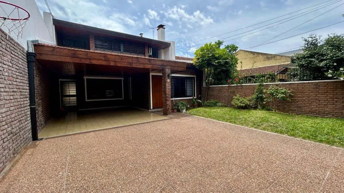 VENTA CASA +4 AMB PILETA VICENTE LOPEZ 3