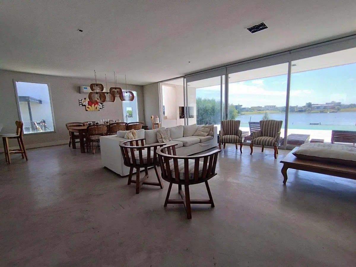 CASA 4 AMB. EN ALQUILER - SAN SEBASTIAN VISTA LAGO 3