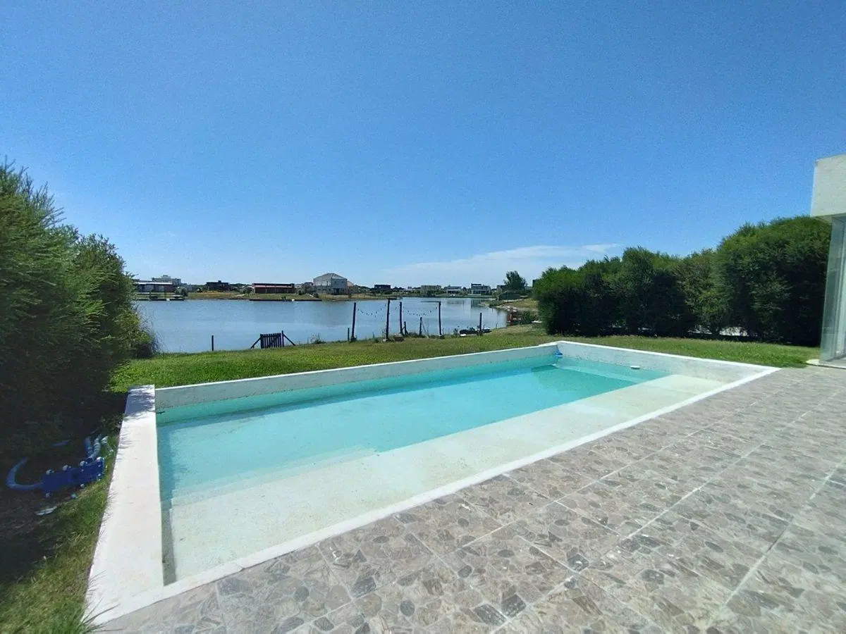 CASA 4 AMB. EN ALQUILER - SAN SEBASTIAN VISTA LAGO 4