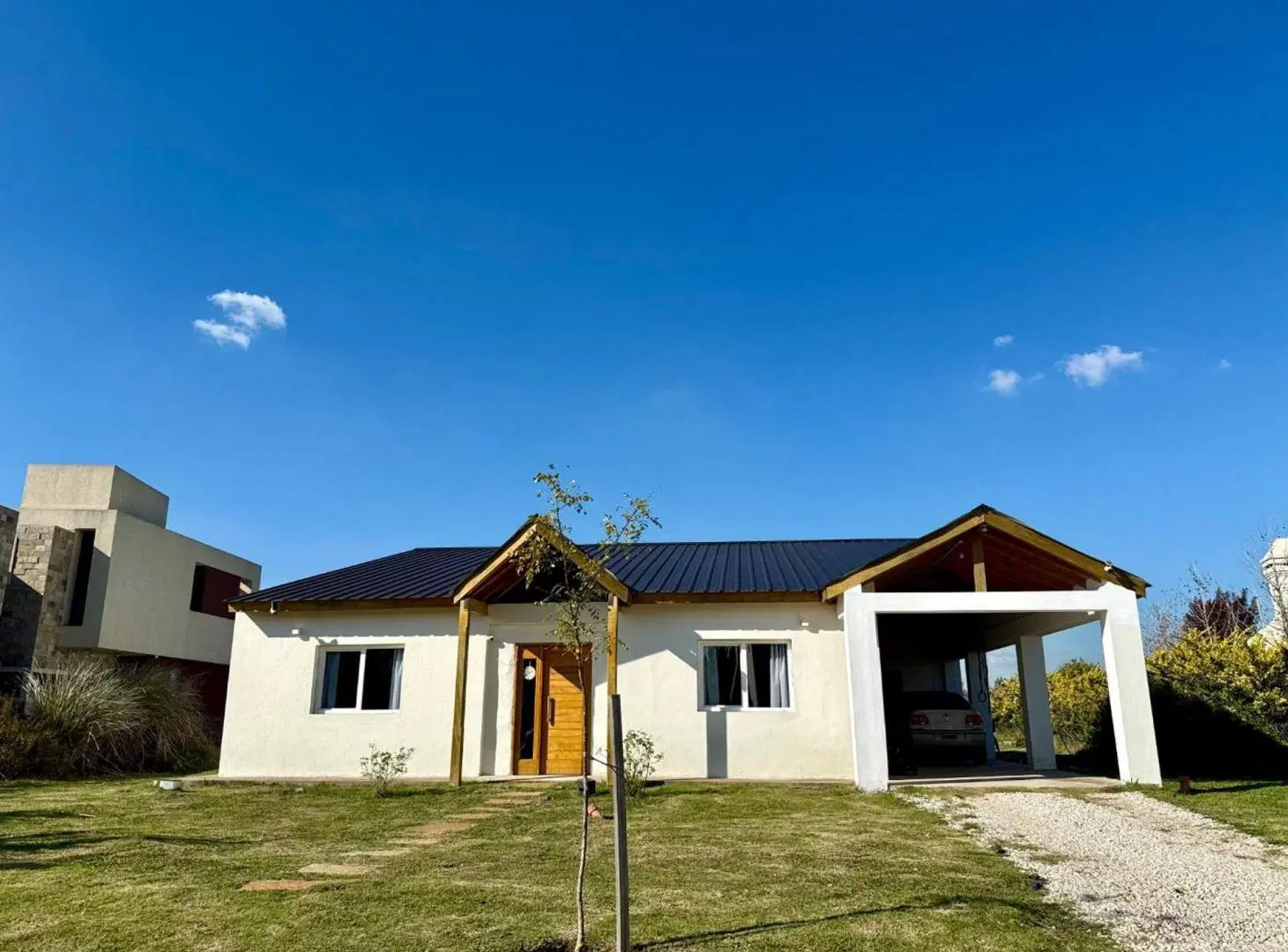 CASA 5 AMBIENTES A LA VENTA- Lagos de San Eliseo 3