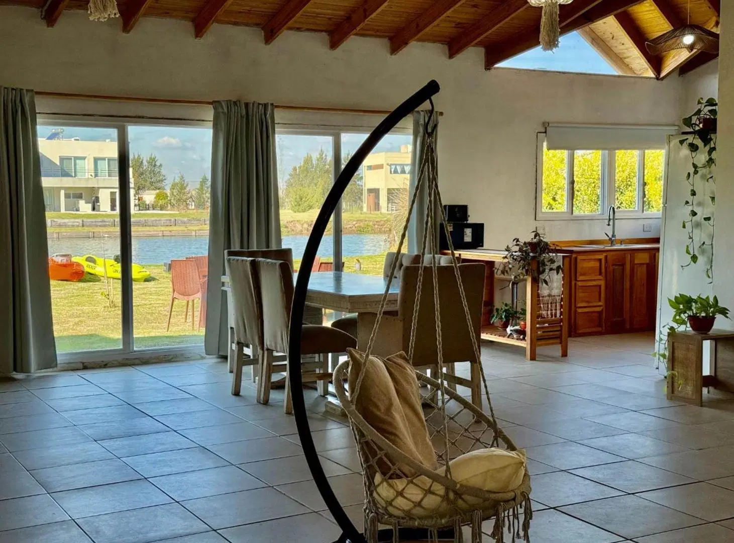 CASA 5 AMBIENTES A LA VENTA- Lagos de San Eliseo 4
