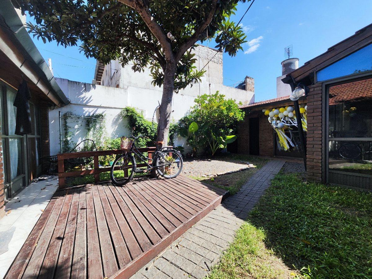 Casa en venta 3 AMBIENTES- Lanús