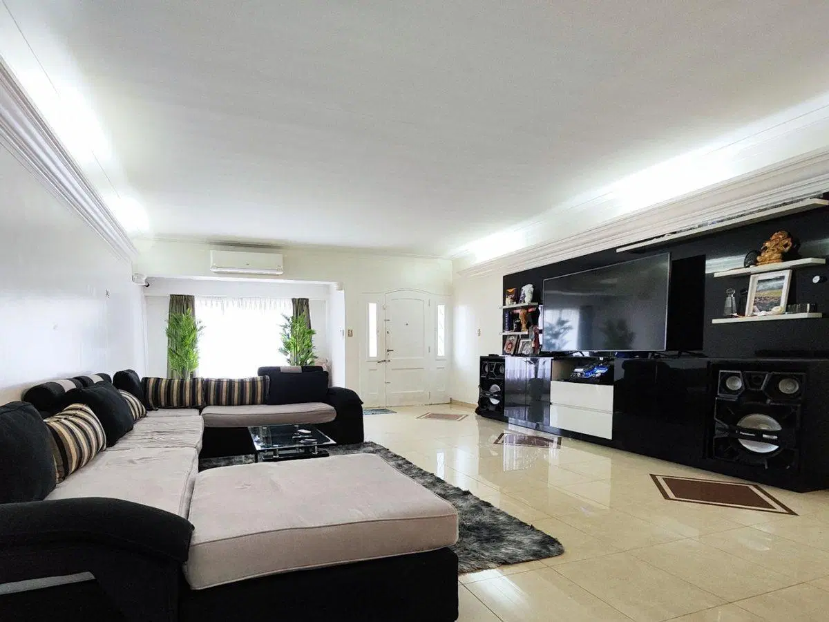 Casa 4 amb en venta - Ramos Mejía - Parque Pileta 3