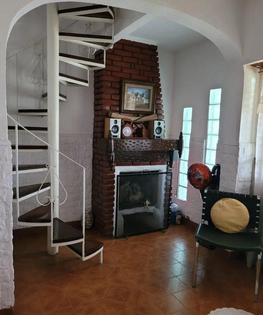 Venta Casa 6 ambientes en Lomas de Zamora 2