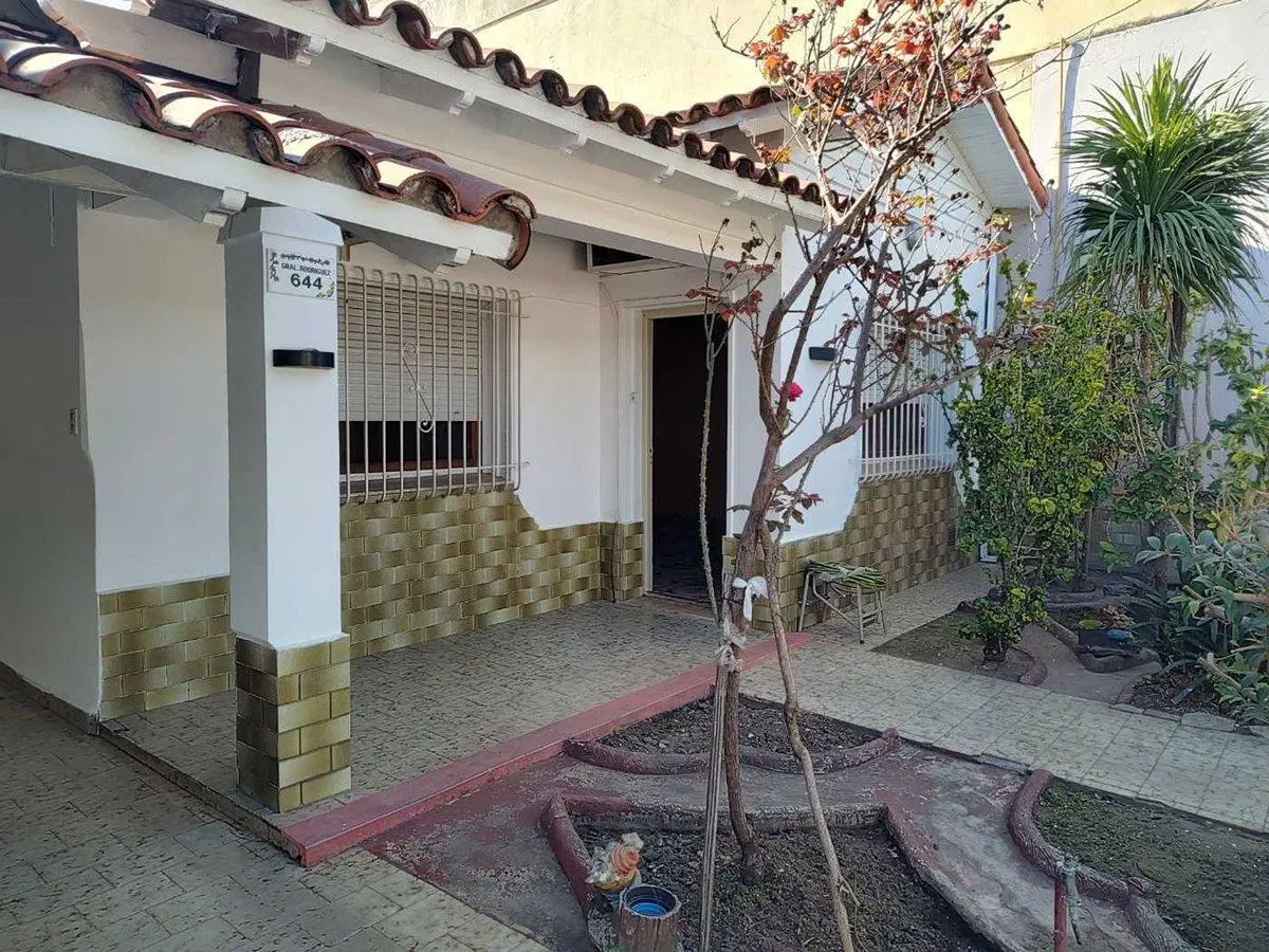 CASA T/CHALET DE 3 DORM. COCHERA, PATIO, QUINCHO 4