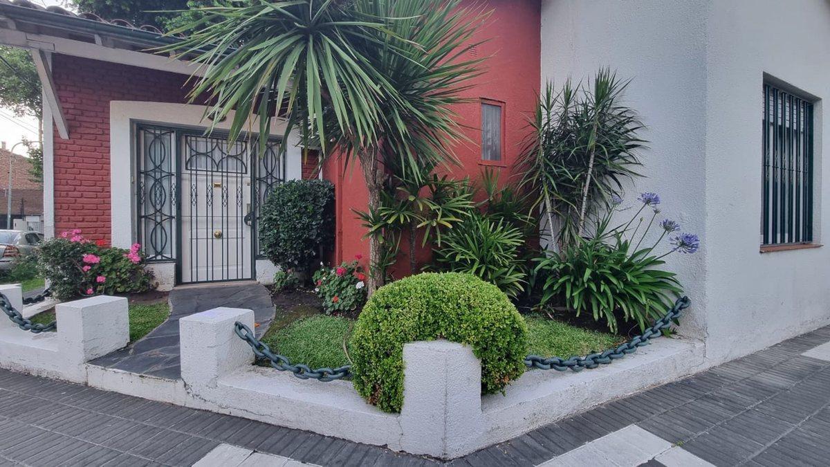venta casa 5 ambientes Florida Este patio terraza