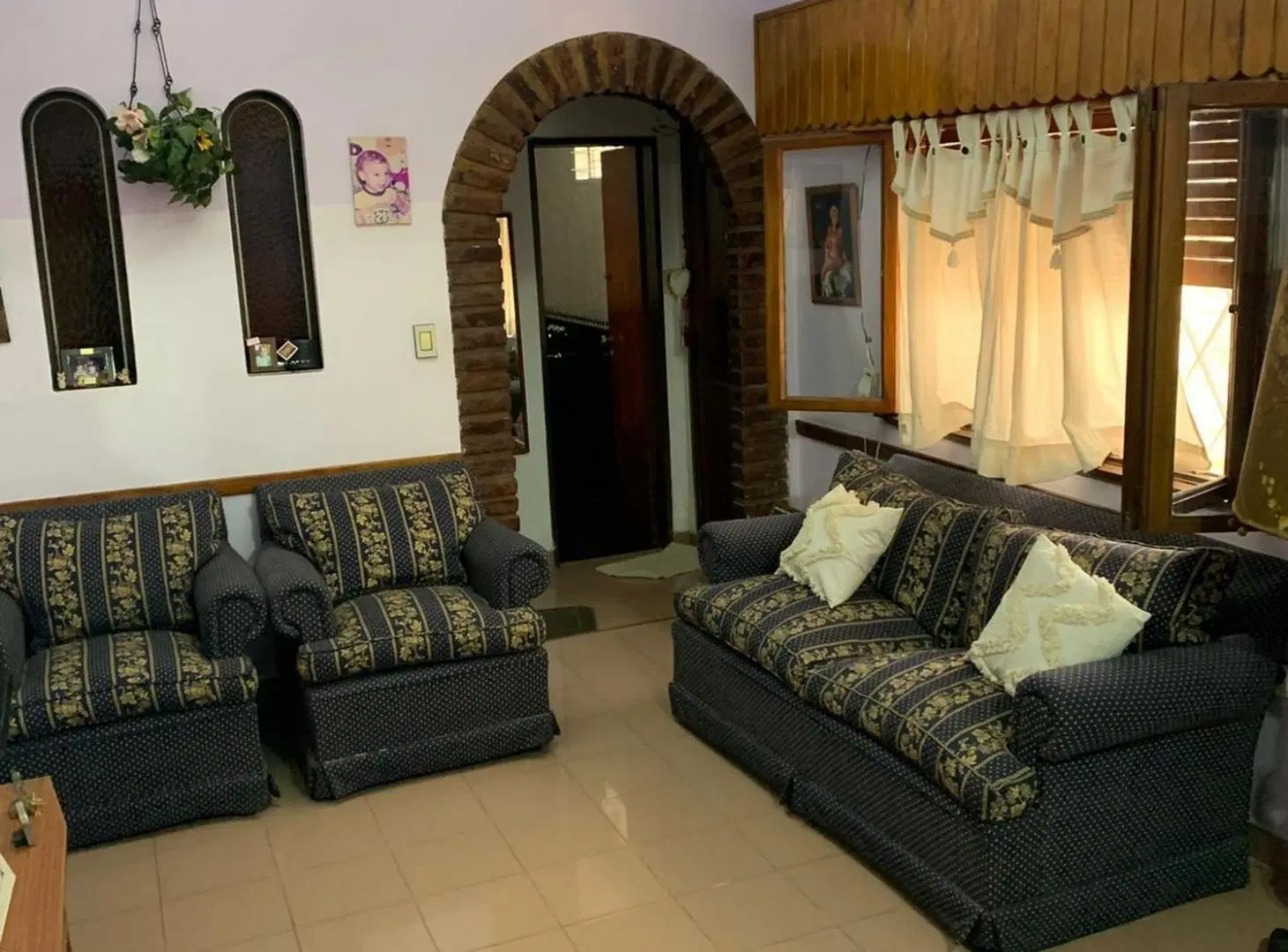 CASA MULTIFAMILIAR O GRAN LOTE EN CASTELAR N 4