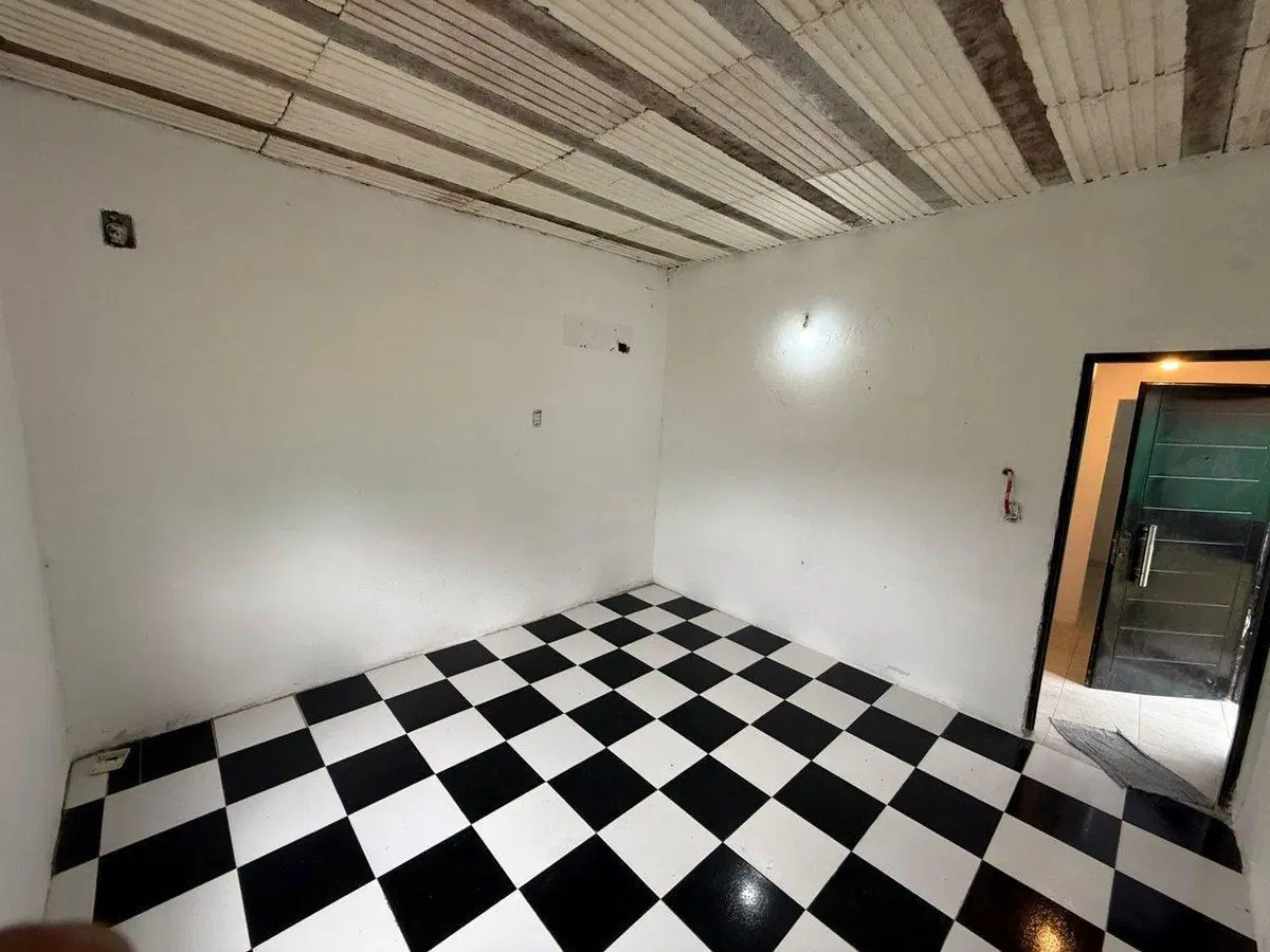 LOTE CON CASA, FERRARI, Bs. As. FINANCIA 5