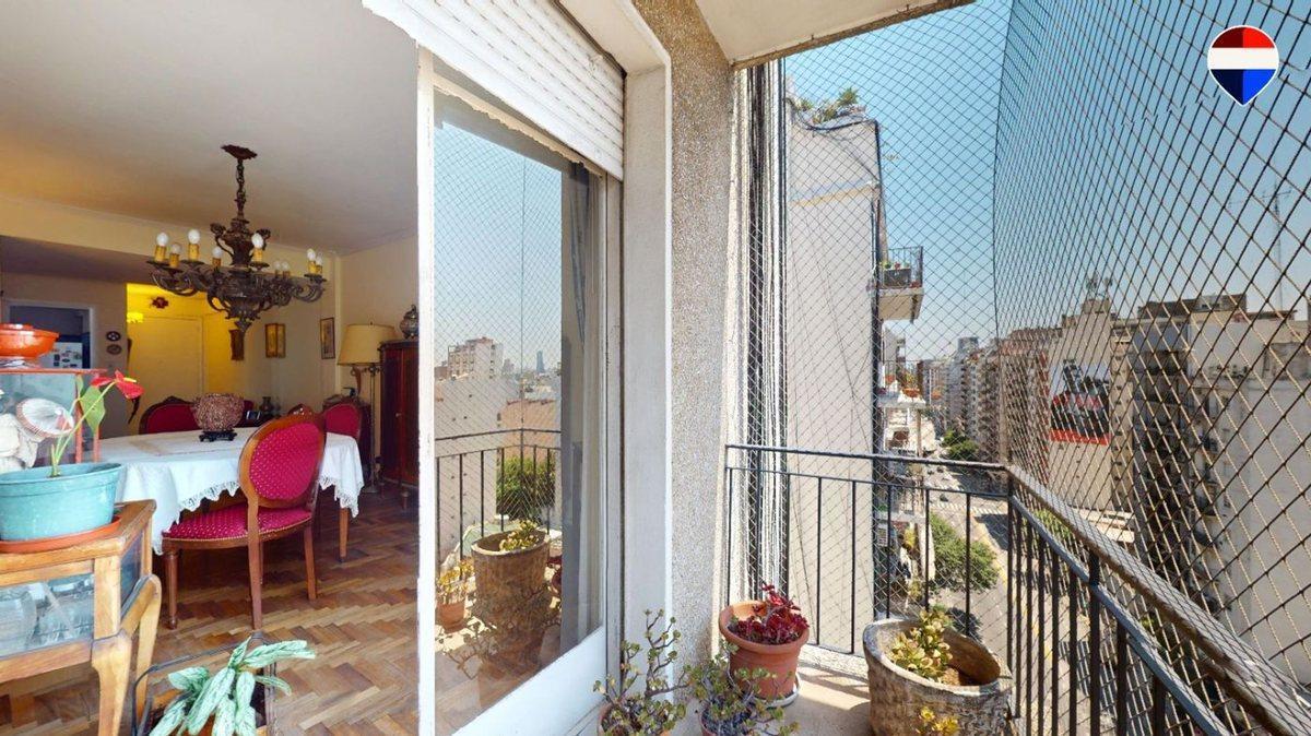 Foto de DEPTO 4 AMB EN VENTA EN PALERMO C/BALCÓN Y BAULERA, imagen 1