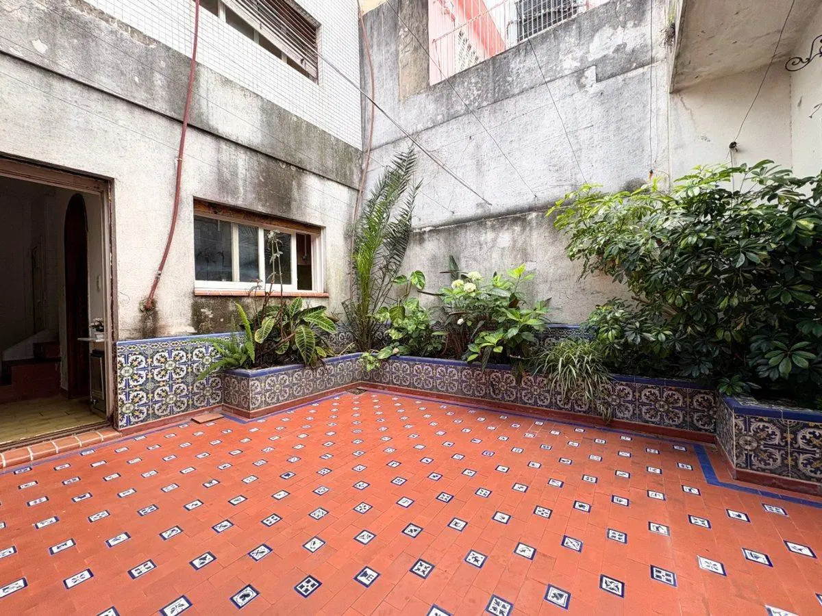 Venta Casa Santos Lugares, 5 ambientes a remodelar 3