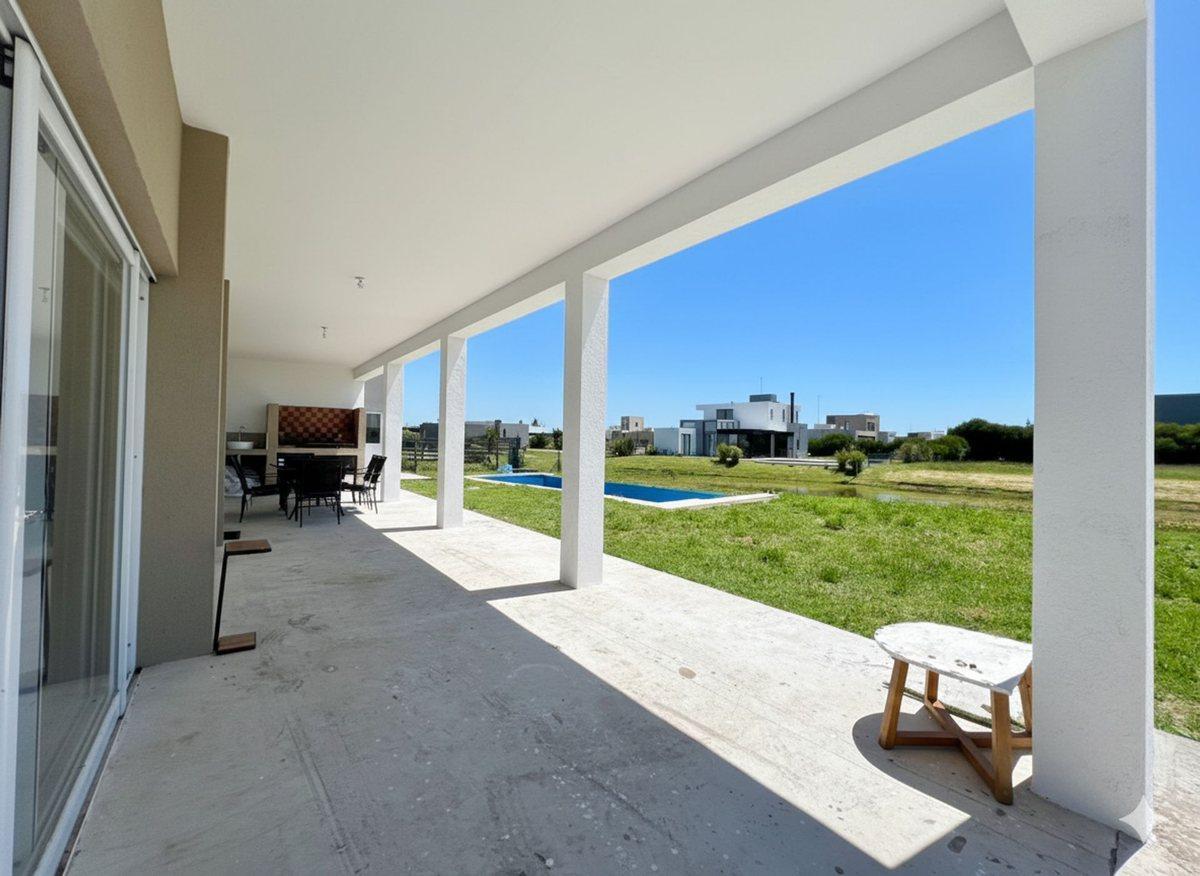 Foto de Venta Casa Country La Alameda Canning, A LAGUNA!, imagen 1