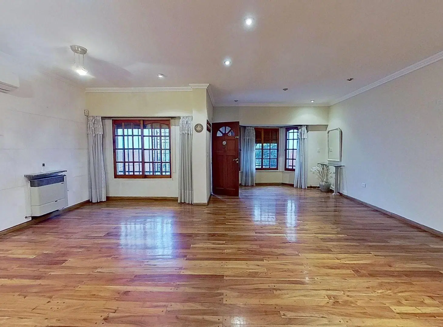 Venta casa 5 ambientes Caseros Centro-IMPECABLE! 2