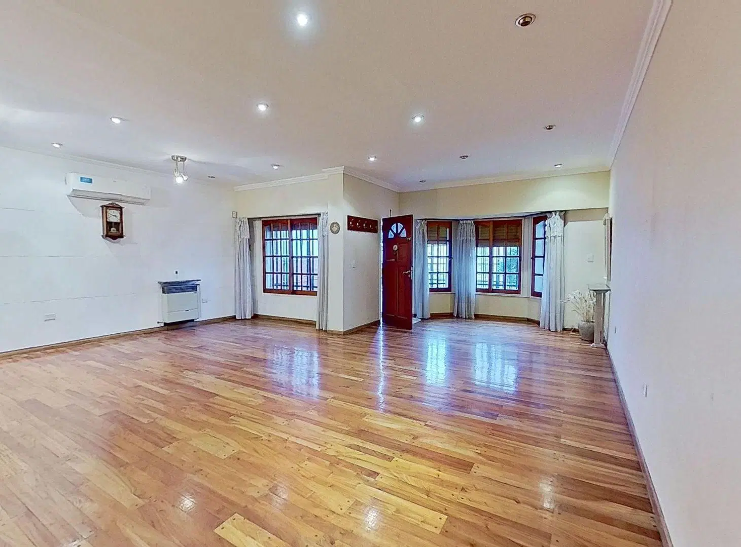 Venta casa 5 ambientes Caseros Centro-IMPECABLE! 3