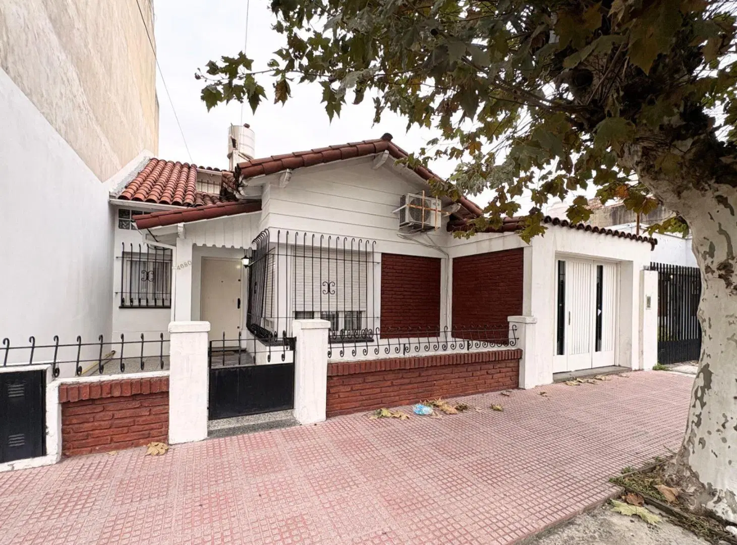 Casa Multifamiliar Venta Caseros Cochera y Patio 2