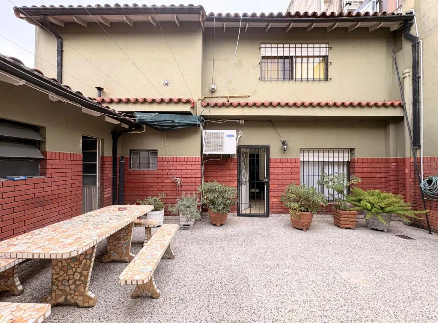 Casa Multifamiliar Venta Caseros Cochera y Patio 5