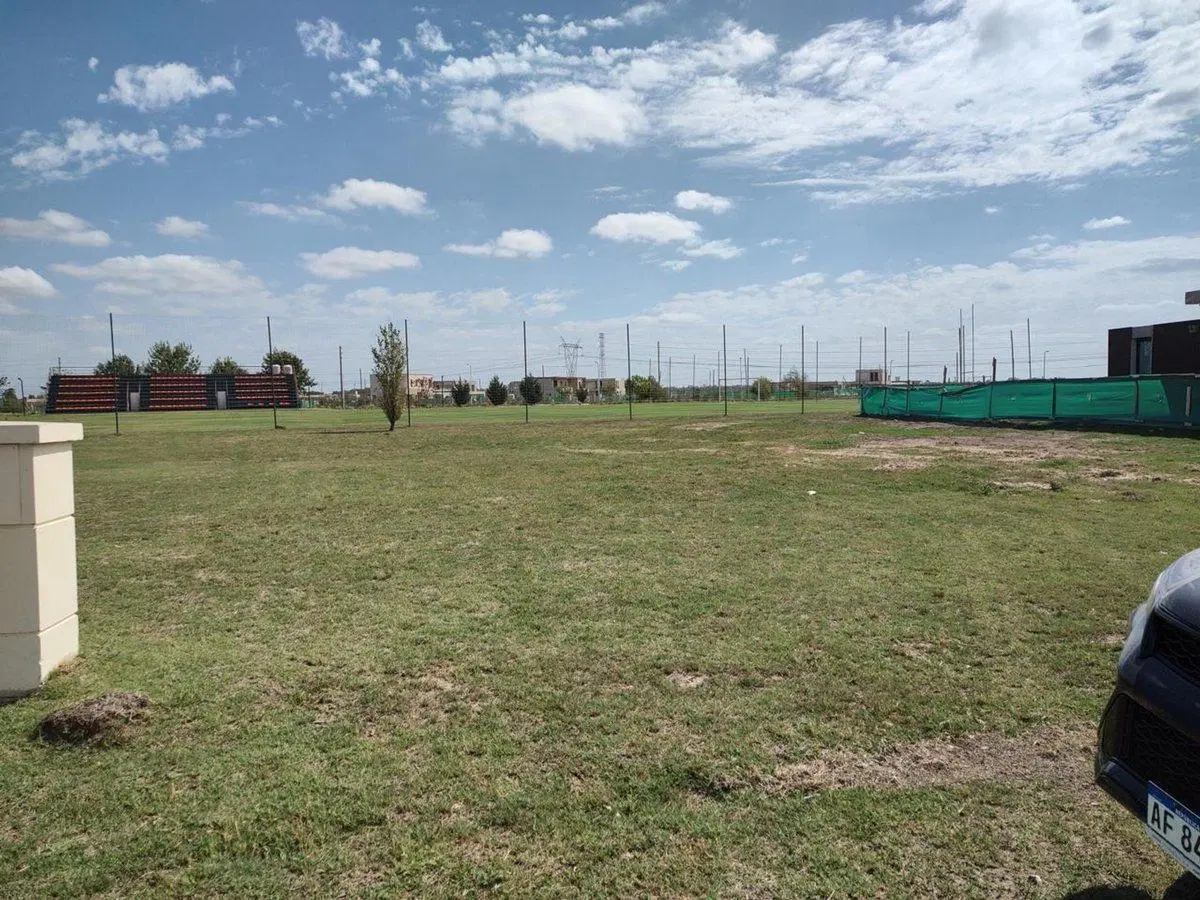 Venta exclusivo lote de 869 m² en La Alameda 4