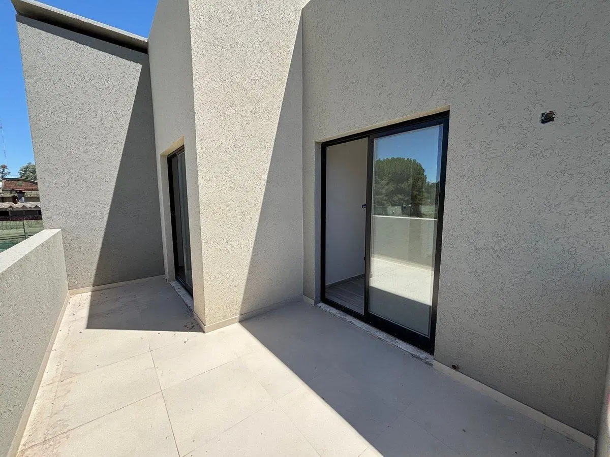 VENTA CASA 4AMB B° SPRINGPARK PILAR KM51 ESTRENAR 2
