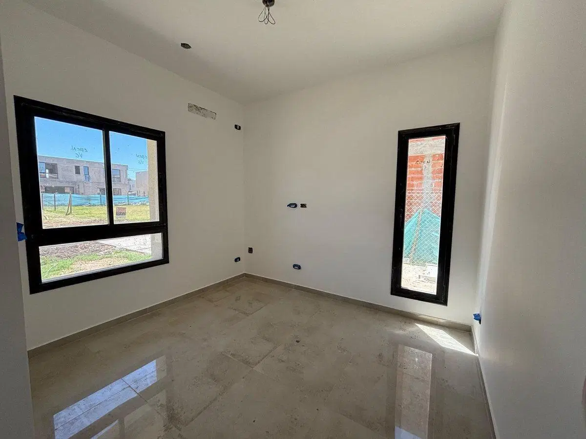 VENTA CASA 4AMB B° SPRINGPARK PILAR KM51 ESTRENAR 4
