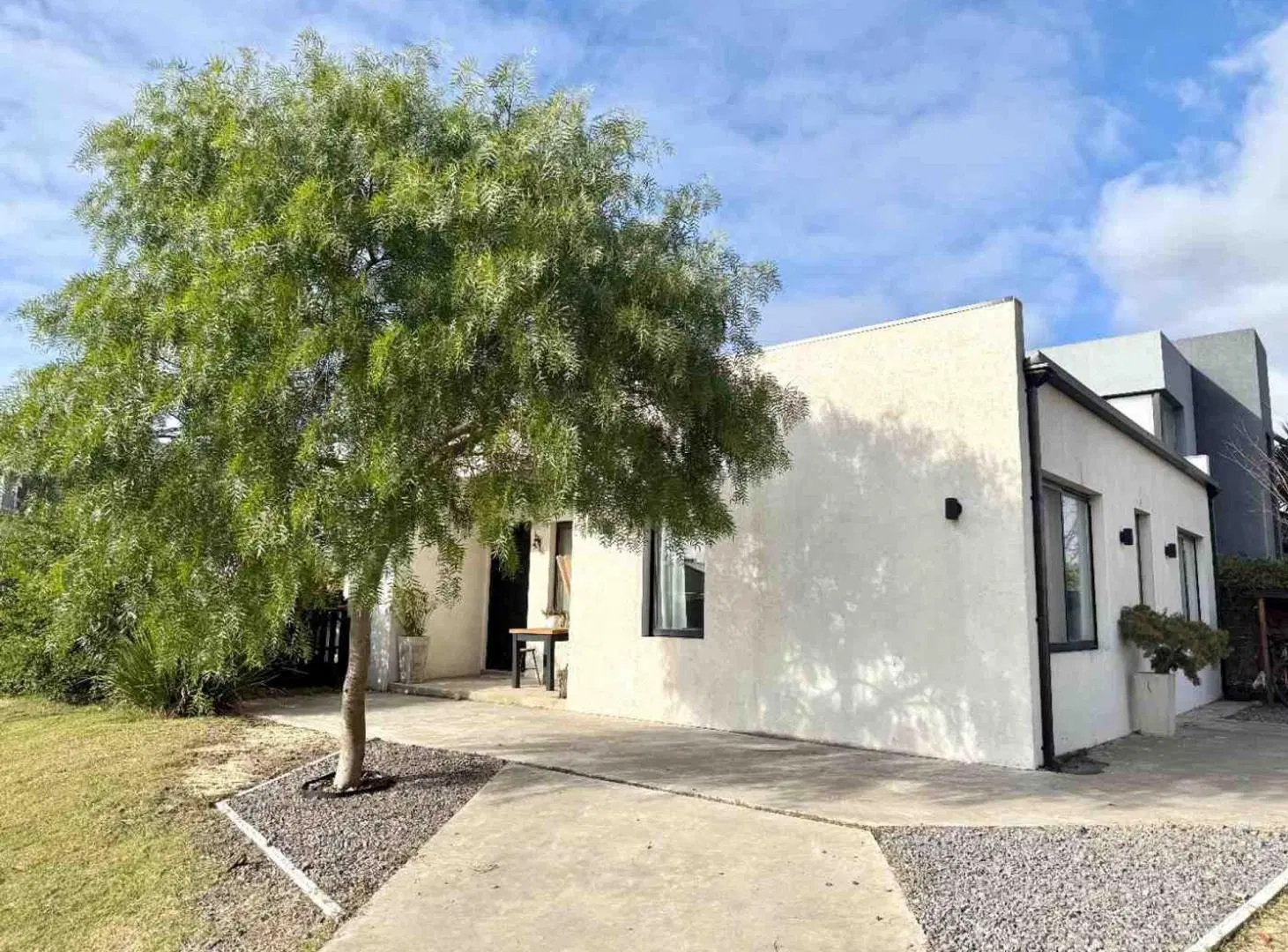 CASA 4 AMBIENTES BARRIO PRIVADO LAGUNA AZUL 5