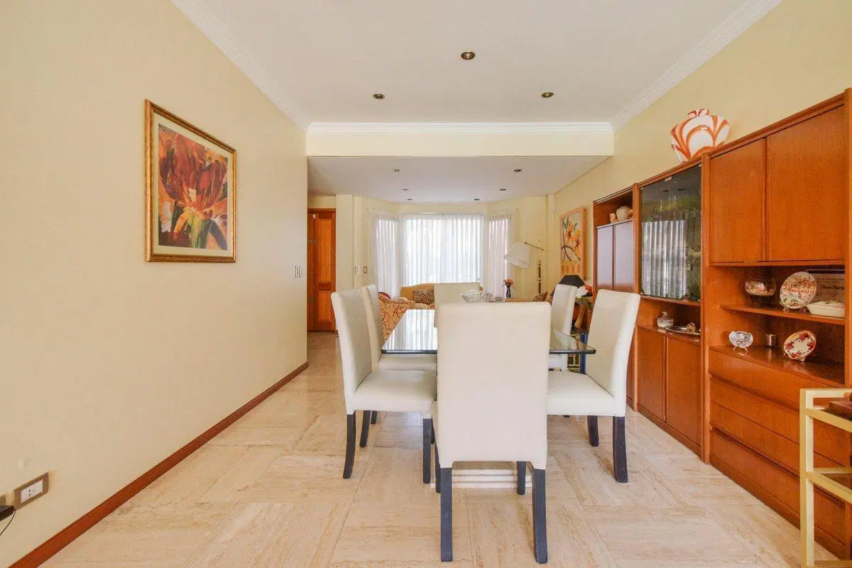 VENTA CASA 5 AMB LA LUCILA HERMOSO FONDO Y PILETA 5