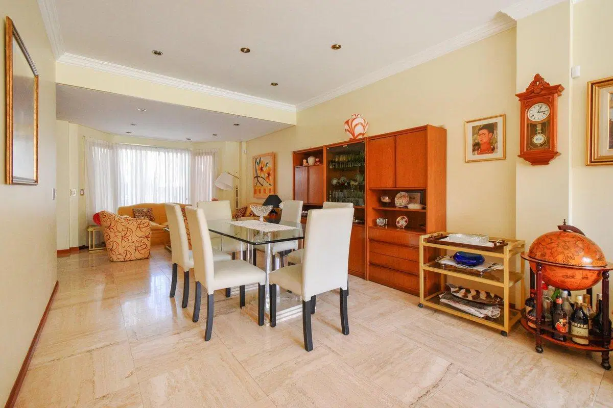VENTA CASA 5 AMB LA LUCILA HERMOSO FONDO Y PILETA 4