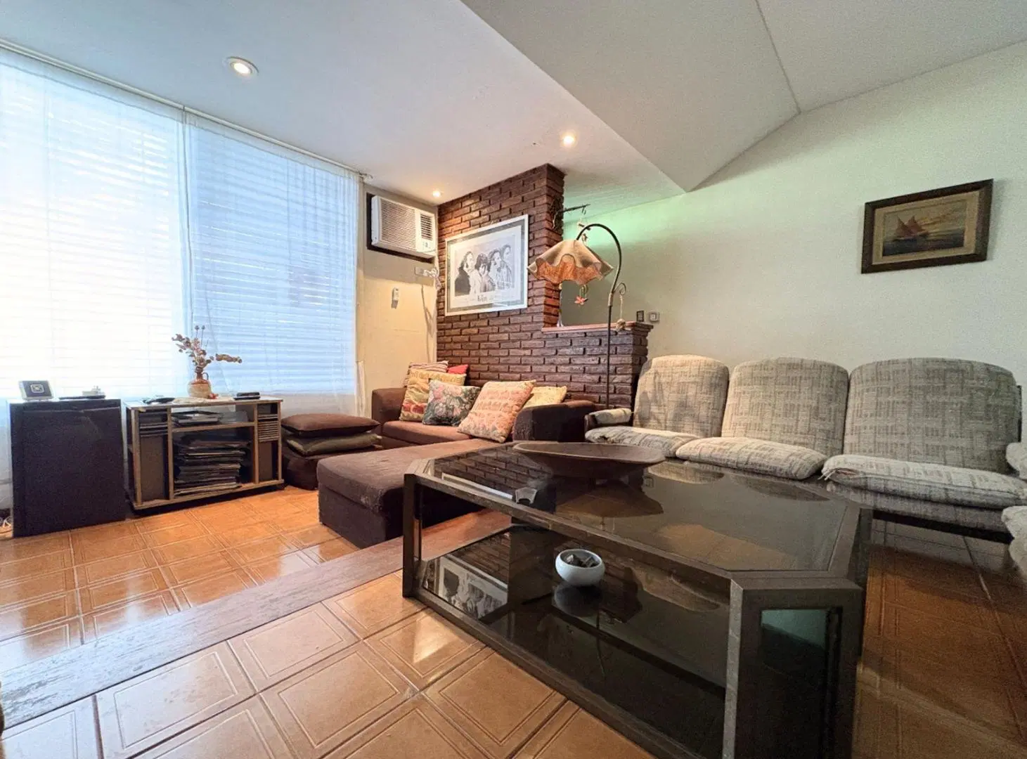 VENTA CASA 4 AMB EN FLORES CON COCHERA Y JARDIN 2