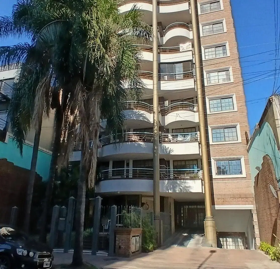 VENTA DPTO 2 AMBIENTES C/COCHERA. MORON 5