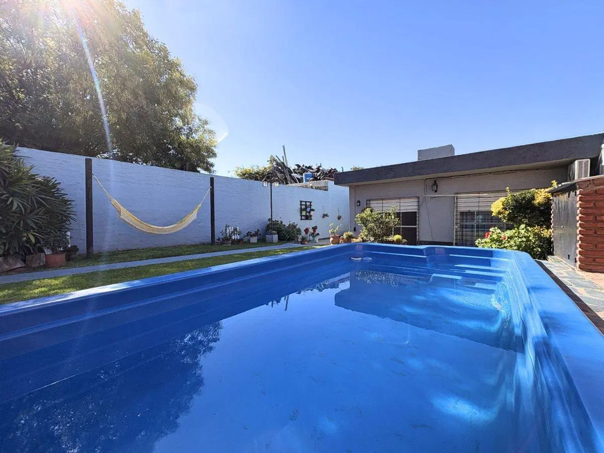 Casa 4 amb en venta - Palomar - Pileta y cochera 8