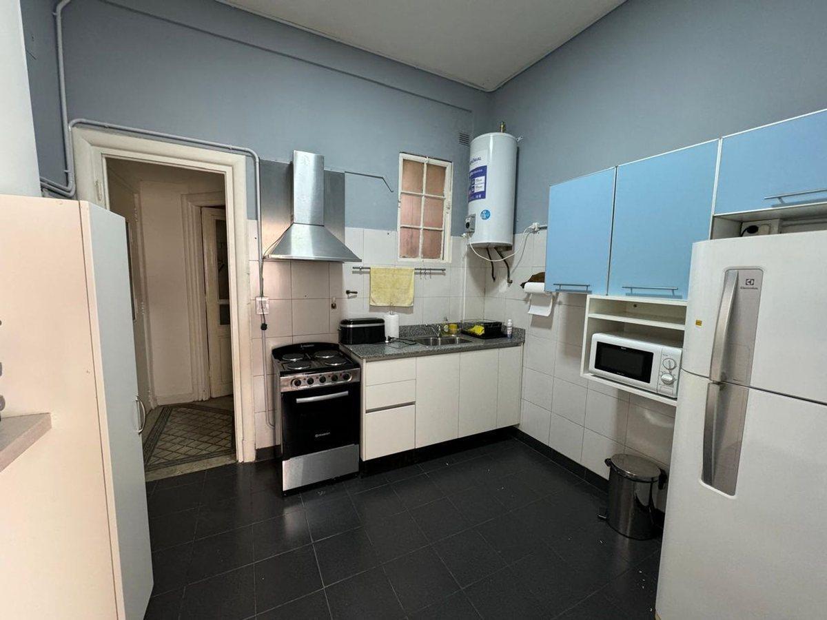 Foto de VENDE - Depto. 4 AMB. RENOVADO - Balvanera, imagen 4