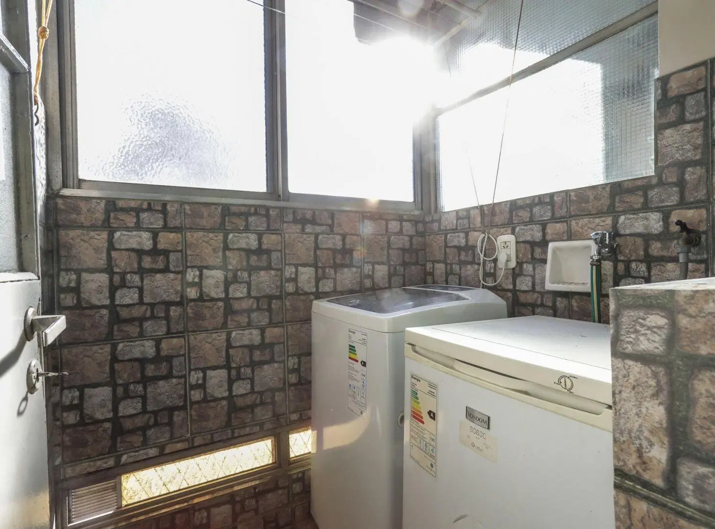 DEPTO 3 AMB. C/COCHERA EN VENTA EN VILLA CELINA 8