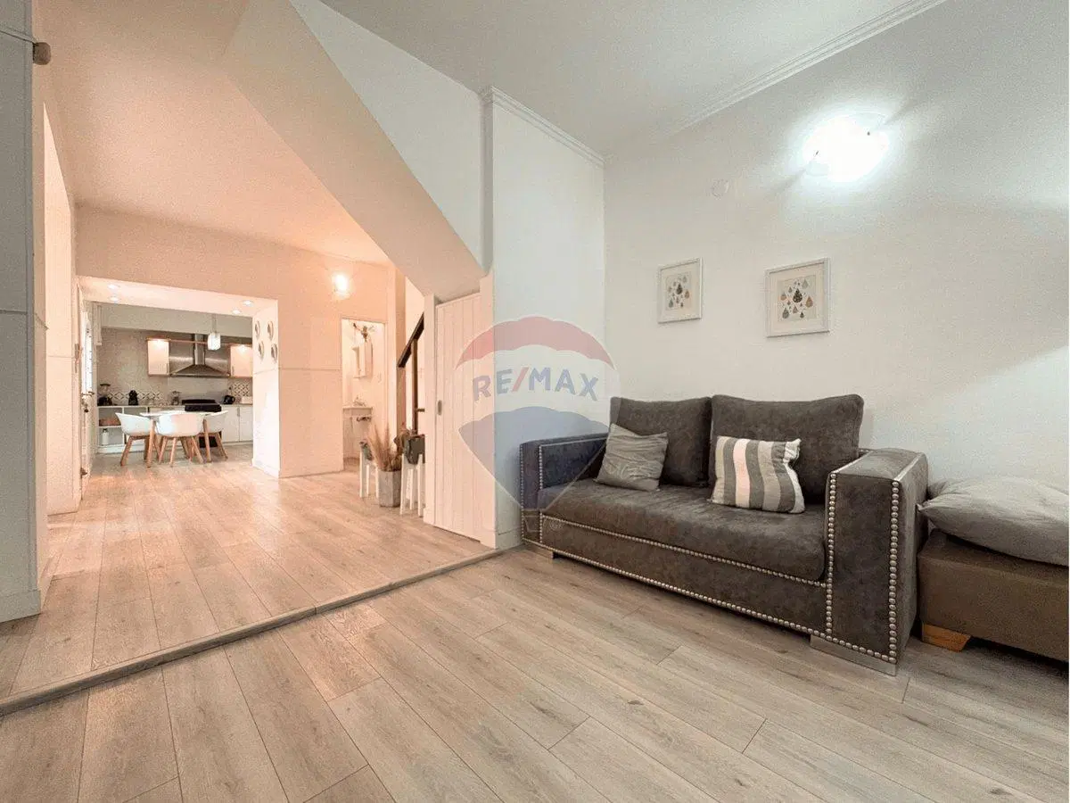 CASA 5 AMB EN VENTA EN DEVOTO CON PILETA Y SUITE 4