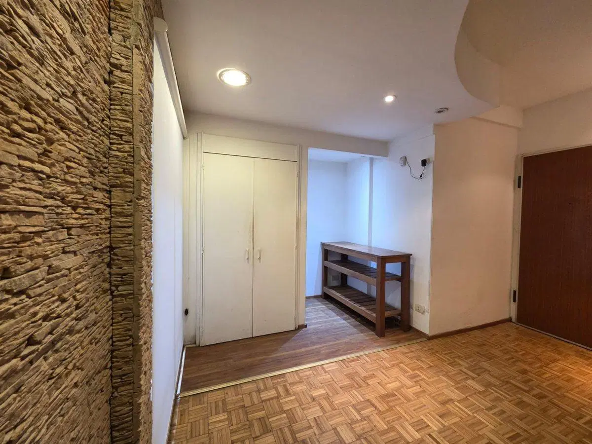 Venta dpto 2 ambientes con patio Caballito 4
