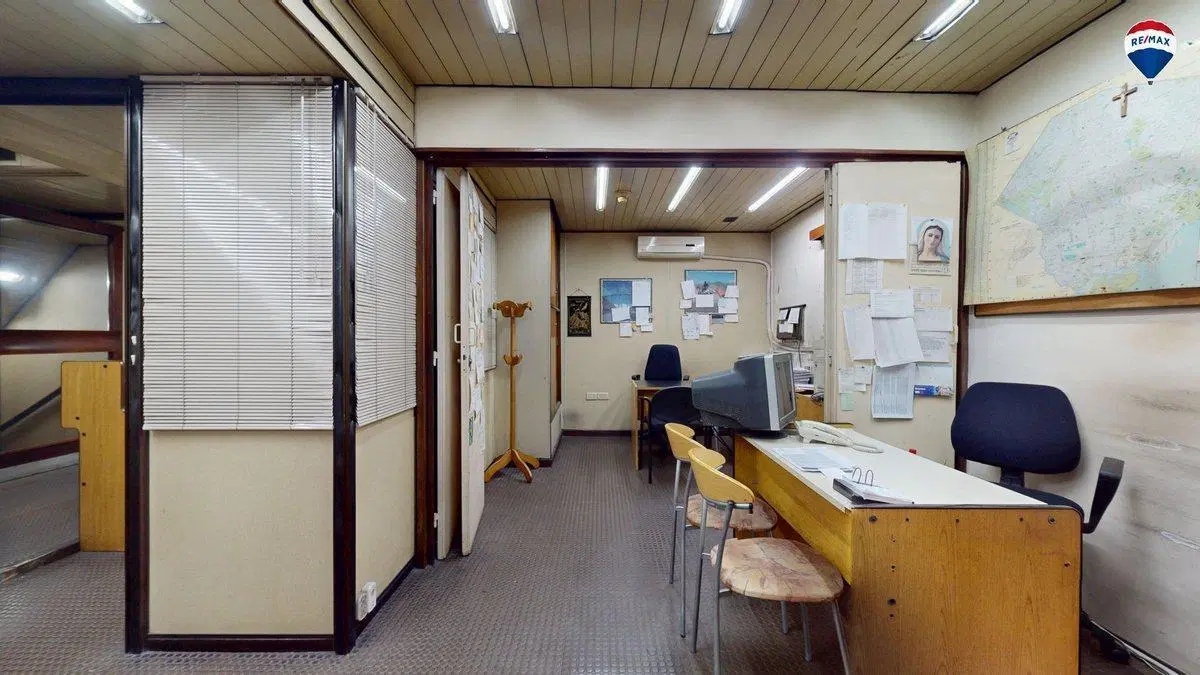 OFICINA EN VENTA EN BALVANERA - PISO PRIVADO 8