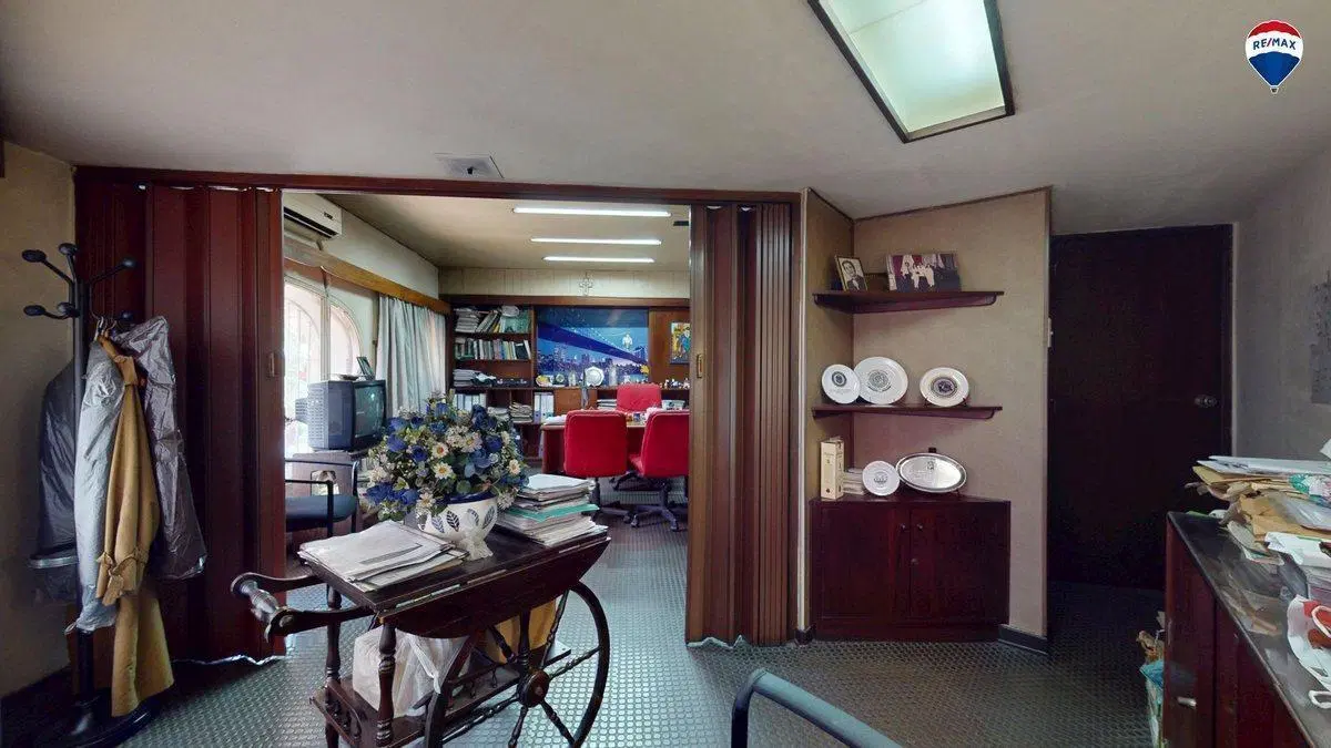 OFICINA EN VENTA EN BALVANERA - PISO PRIVADO 5
