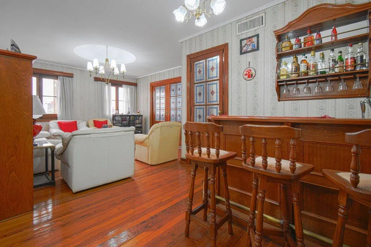 Venta DPTO Semipiso 6 ambientes en Monserrat 2