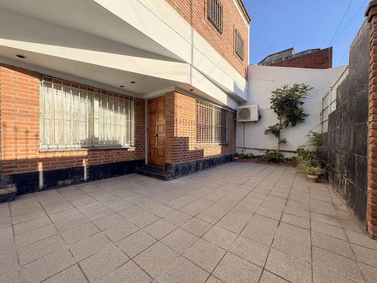 CASA EN VENTA- 4 DORMITORIOS- AVELLANEDA 4
