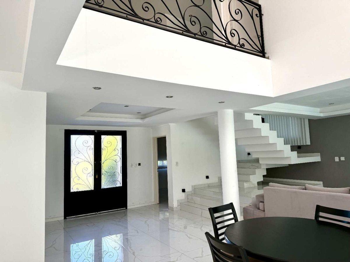 Foto de VENTA CASA 8 AMBIENTES LAGOS DE SAN ELISEO, imagen 1