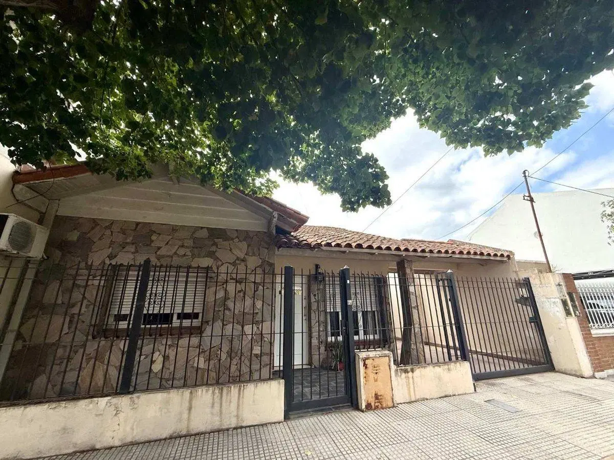 Casa en venta 4 AMBIENTES- Llavallol 3