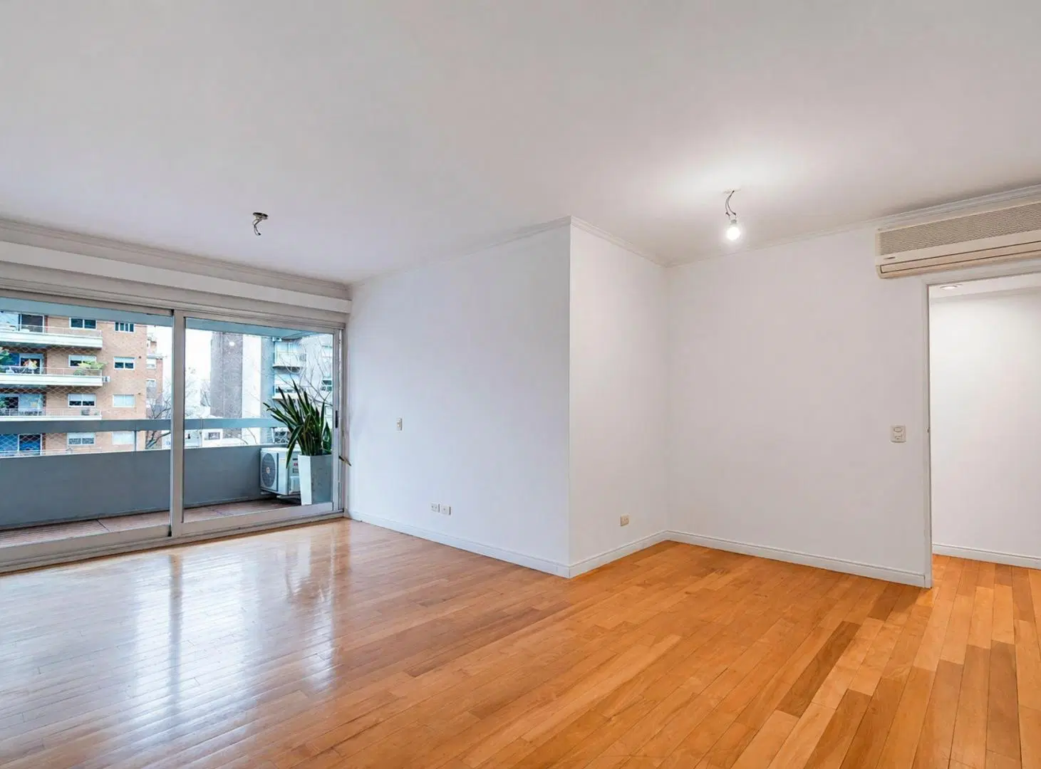 Alquiler Dto. 5 amb. con cochera Full Amenities 4